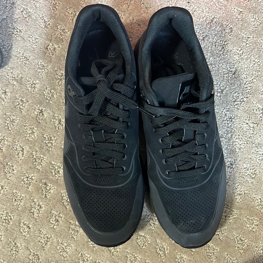 Womens nike size 7
